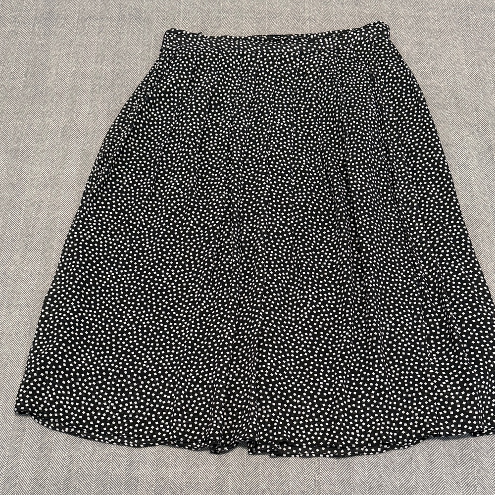 Black and White Elegant Pleated Polka Dot Skirt.